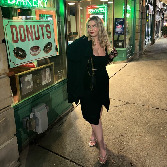 Meet your Posher, Miranda - Picture 2 of 4